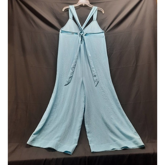 NWT Loft Beach Halter Tie V-neck Wide Leg Jumpsuit Medium - Picture 2 of 8